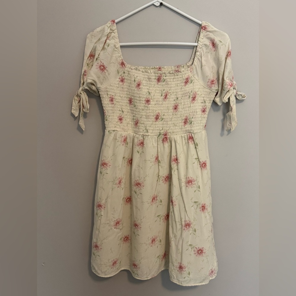 American Eagle Women’s Tie Sleeve Smocked Mini Dress Small Cream Floral Square
